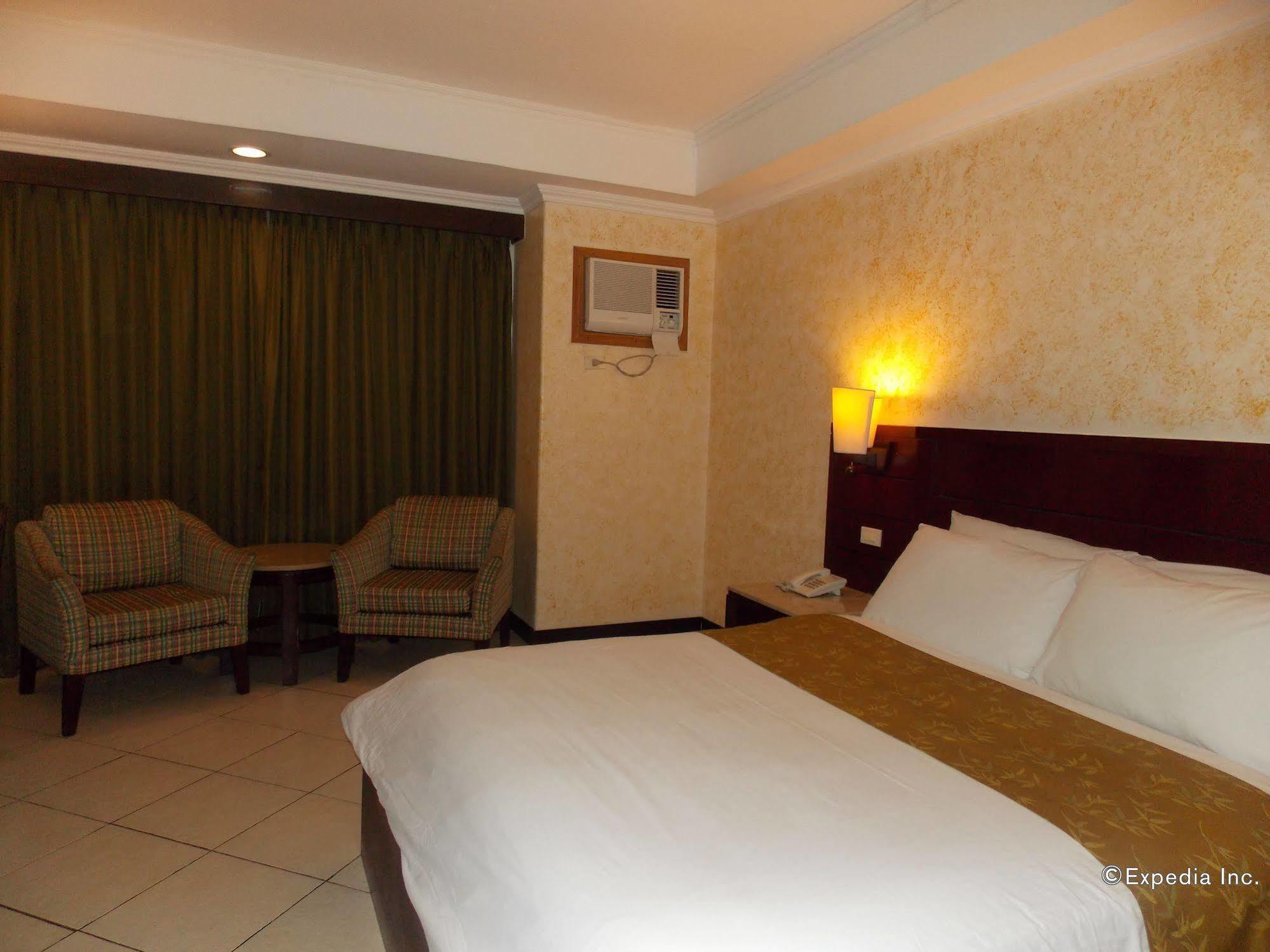 Mo2 Westown Hotel - Mandalagan Bacolod Luaran gambar
