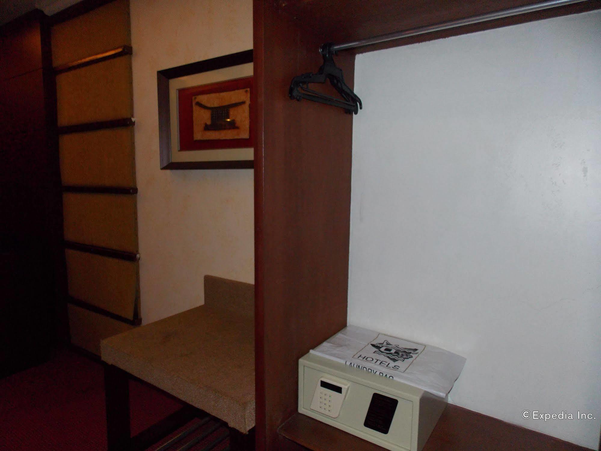 Mo2 Westown Hotel - Mandalagan Bacolod Luaran gambar